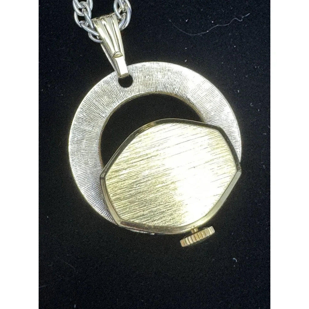 Vintage Welsbro‎ Swiss Pendant Watch Necklace Manual Wind Working Gold Tone
